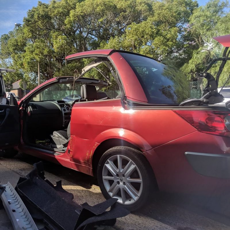 Holden Astra Twintop, roof in motion