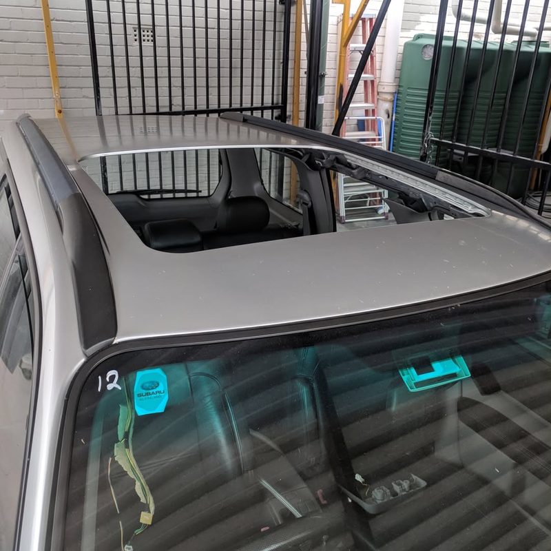 Subaru, sunroof assembly out